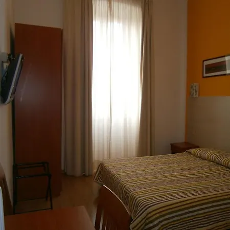 Alabarda Hotel 2*