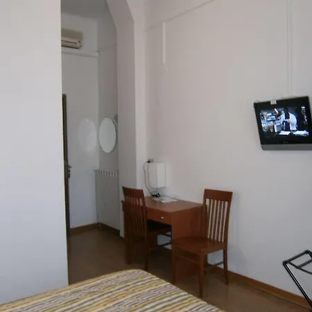 Alabarda فندق 2*