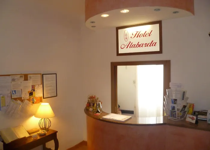 Alabarda ホテル 2*