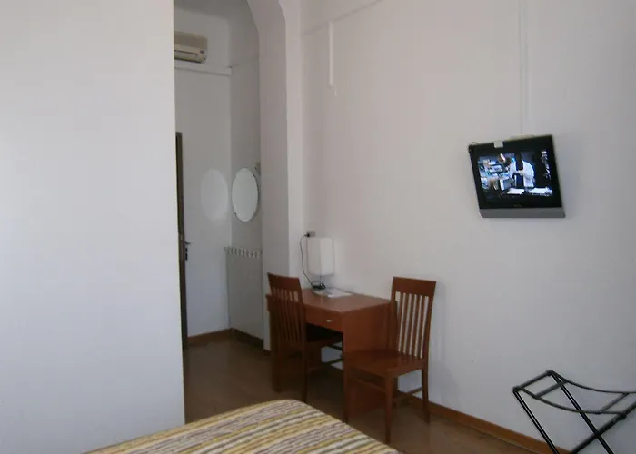 Alabarda ホテル 2*